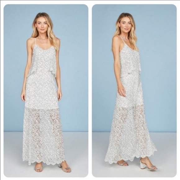 Willow & Clay Dresses & Skirts - Willow & clay lace maxi dress, small